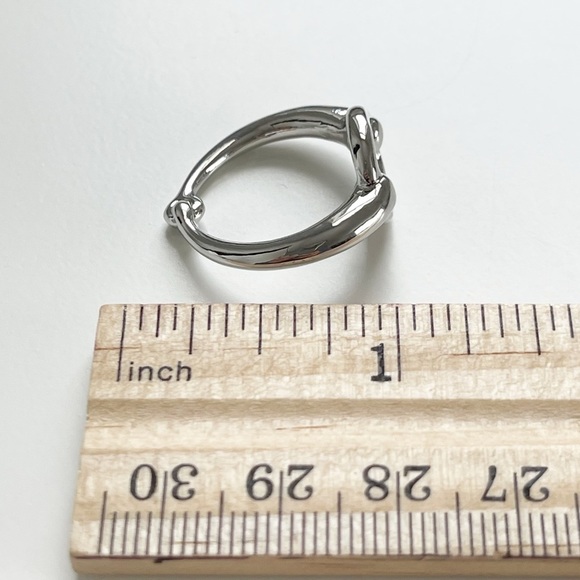 NWT Silver Tone Scarf Ring - Picture 7 of 7